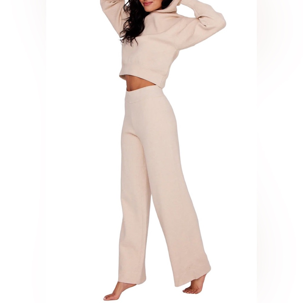 𝗦𝗢𝗟𝗗 ONZIE Lounge Pant. High Waist Wide Leg. Retail $79. - Picture 2 of 9